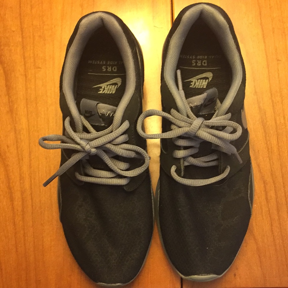 Nike Sneakers like new size 7 women's